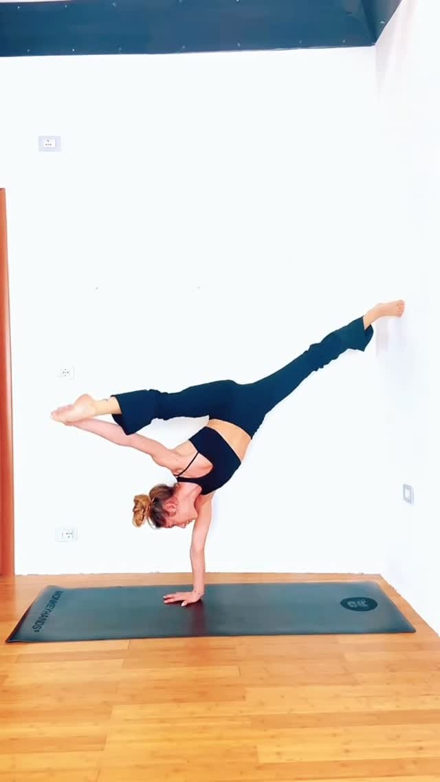 Post 9 by Ferrari Chiara on Instagram (video)
