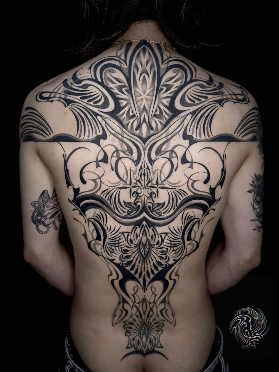 Post 1 by 彫師 界螺  -  tattooist kaira on Instagram (carousel)