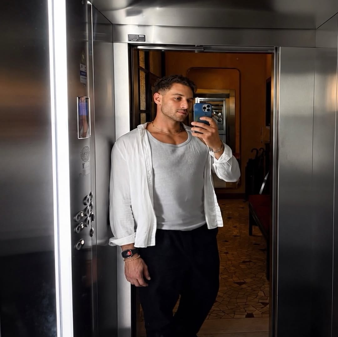 Post 3 by ALEX DI GIORGIO on Instagram (carousel)