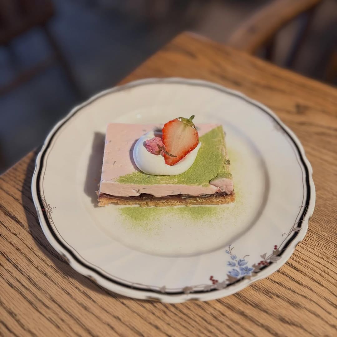 Post 6 by ロックフォールカフェ / ROQUEFORT CAFE on Instagram (carousel)