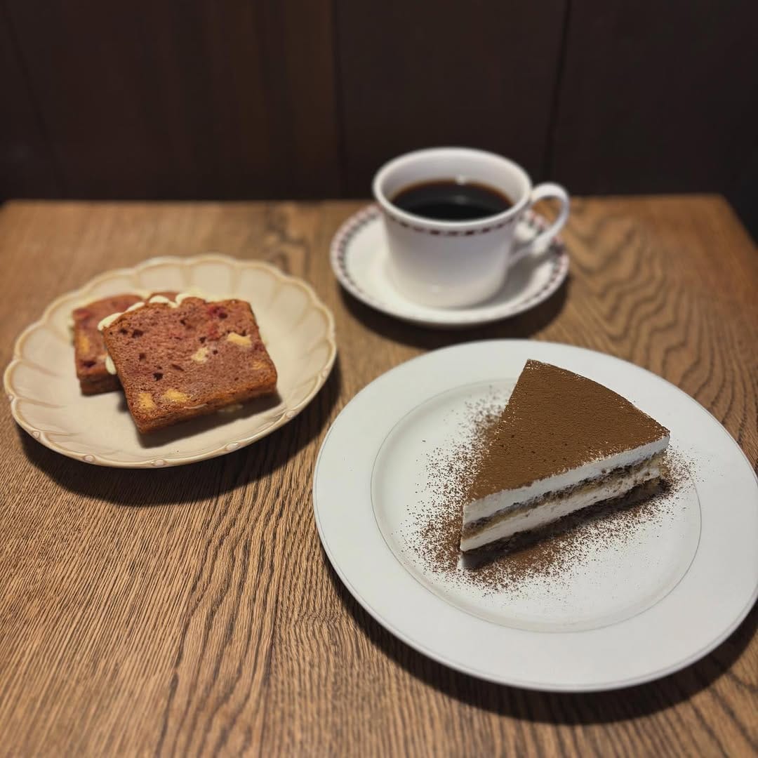 Post 10 by ロックフォールカフェ / ROQUEFORT CAFE on Instagram (image)