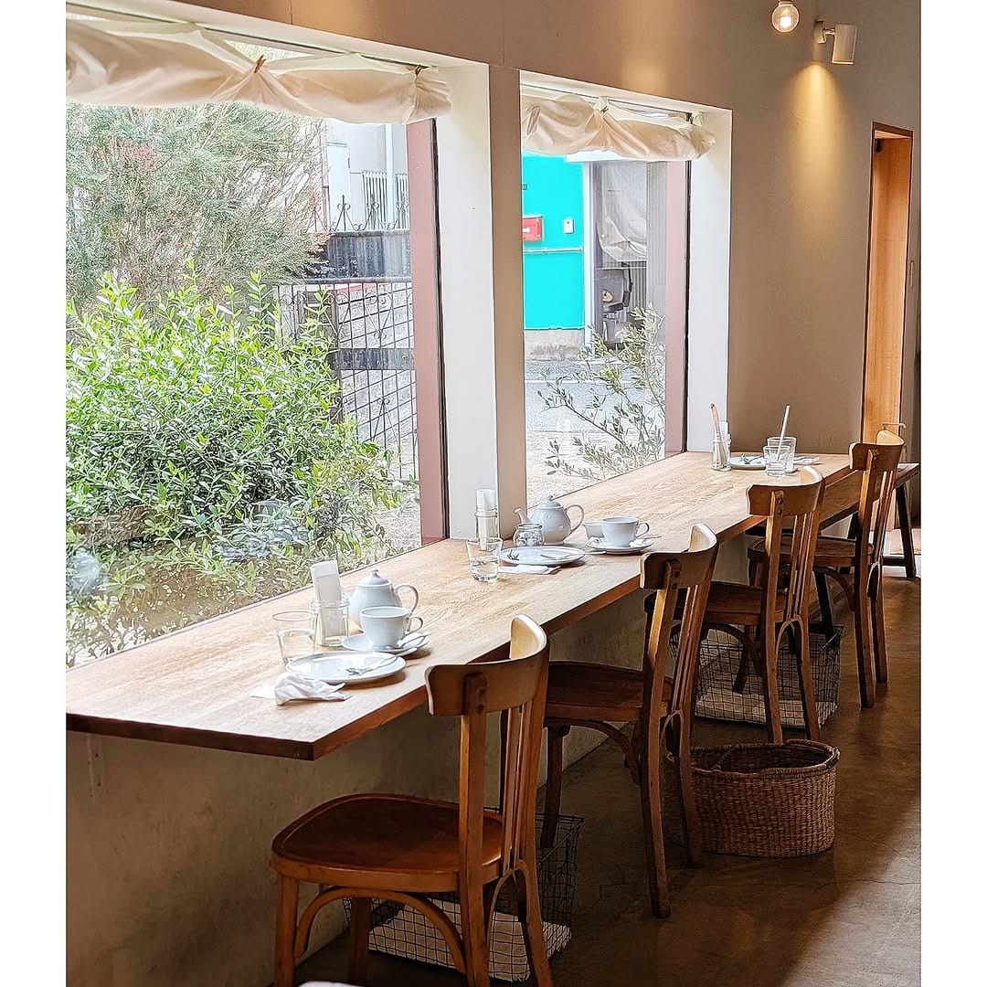 Post 3 by cafe chicca on Instagram (image)