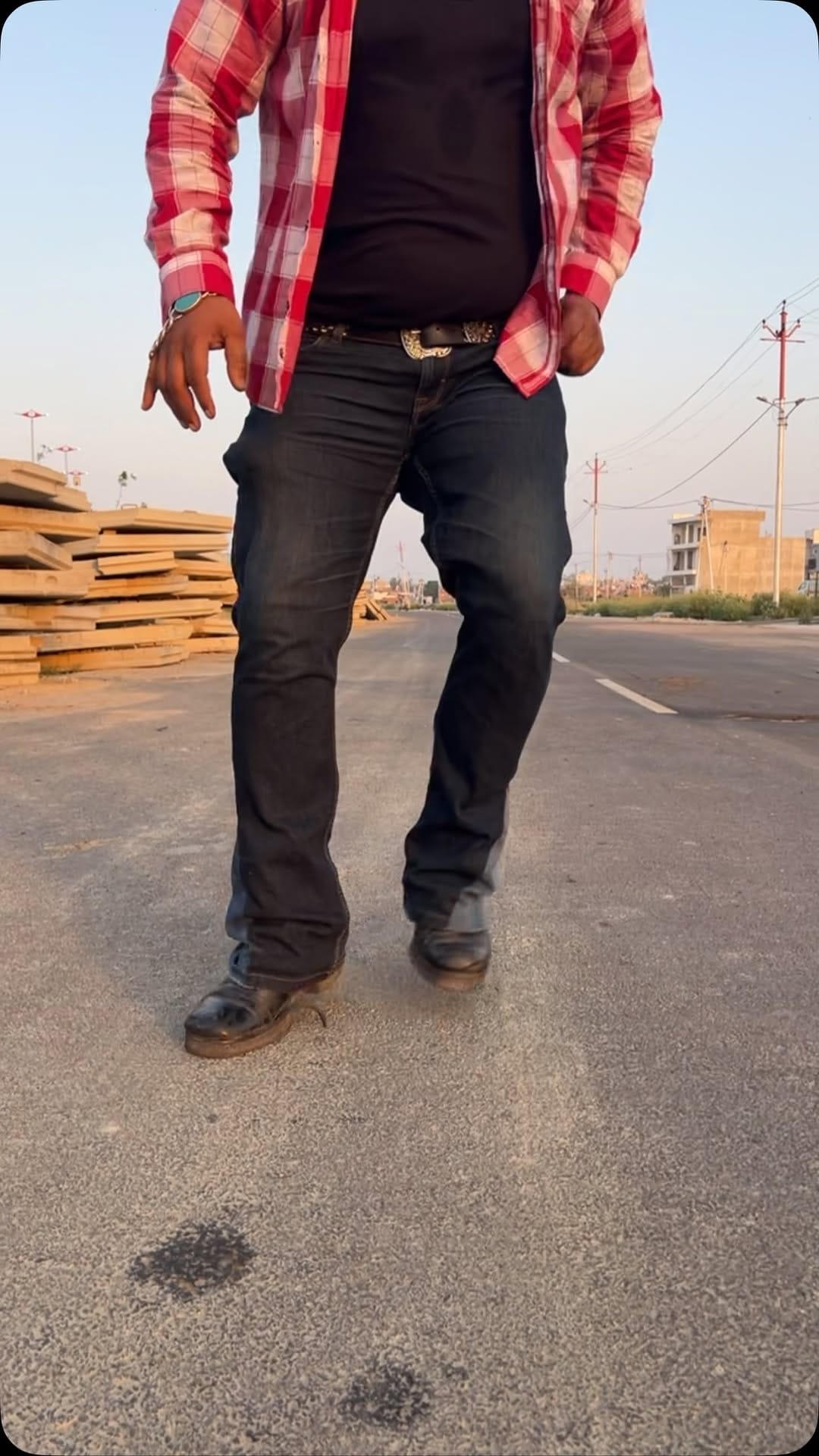 Post 4 by Azam Ansari on Instagram (video)