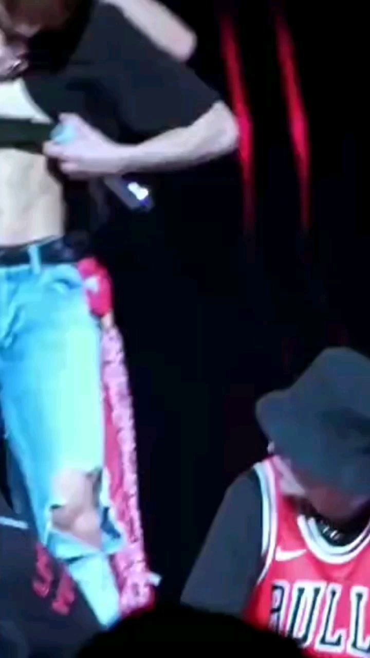 Post 3 by @k.pop_armyy on Instagram (video)