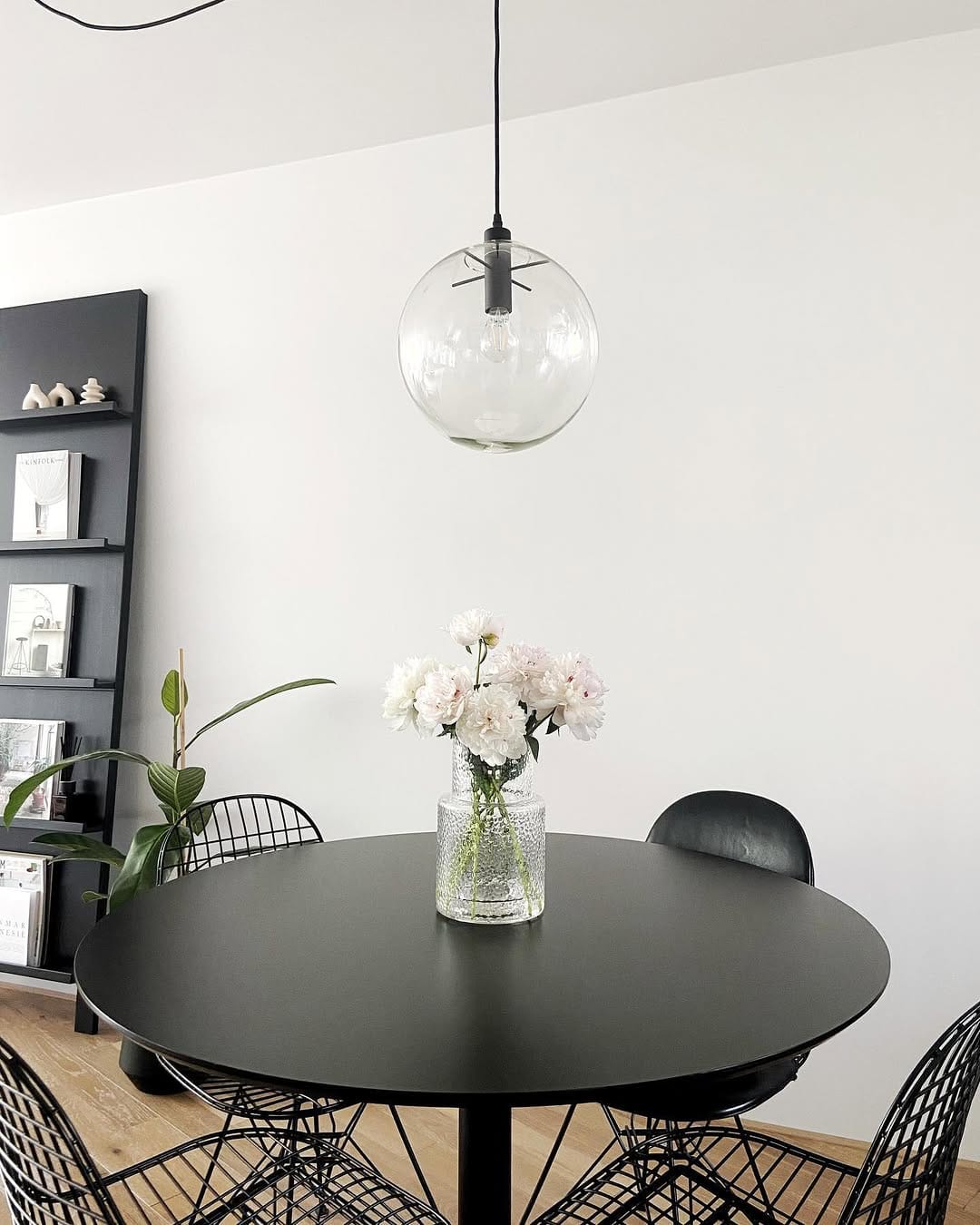 Post 2 by Stefan Plas | Interior Designer & Content Creator on Instagram (image)