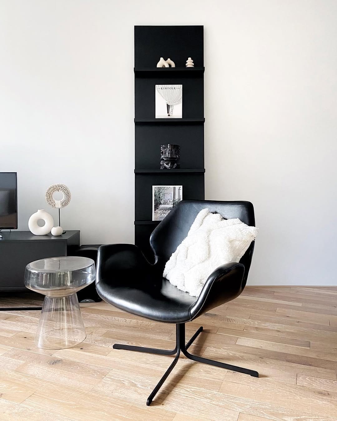 Post 8 by Stefan Plas | Interior Designer & Content Creator on Instagram (image)