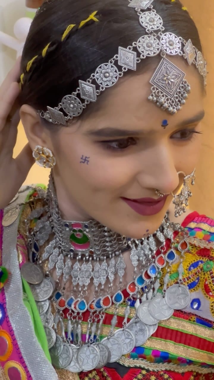 Post 10 by Bhavna Bhesaniya on Instagram (video)