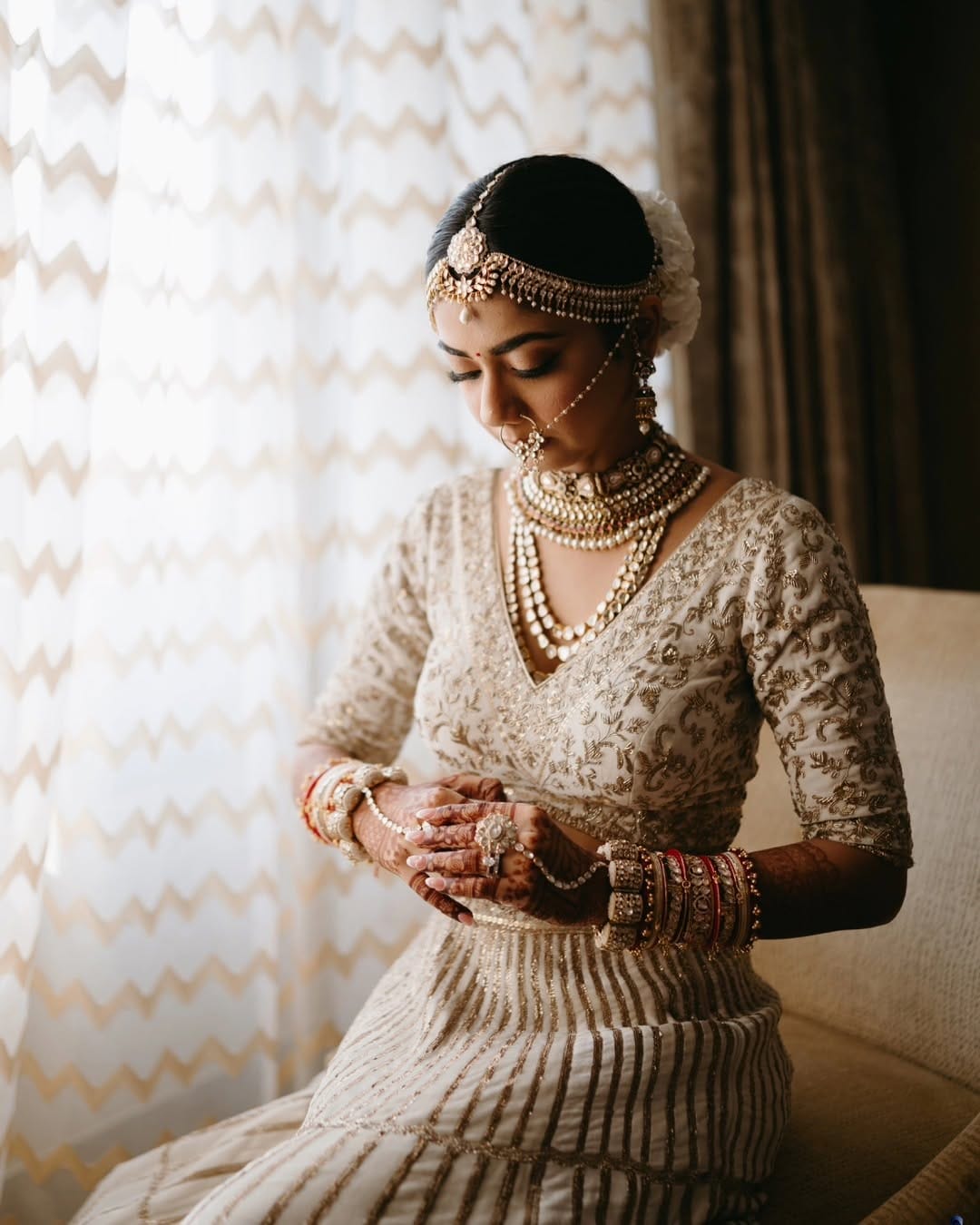 Post 8 by Swati Dedhia| MUMBAI MAKEUPARTIST on Instagram (carousel)