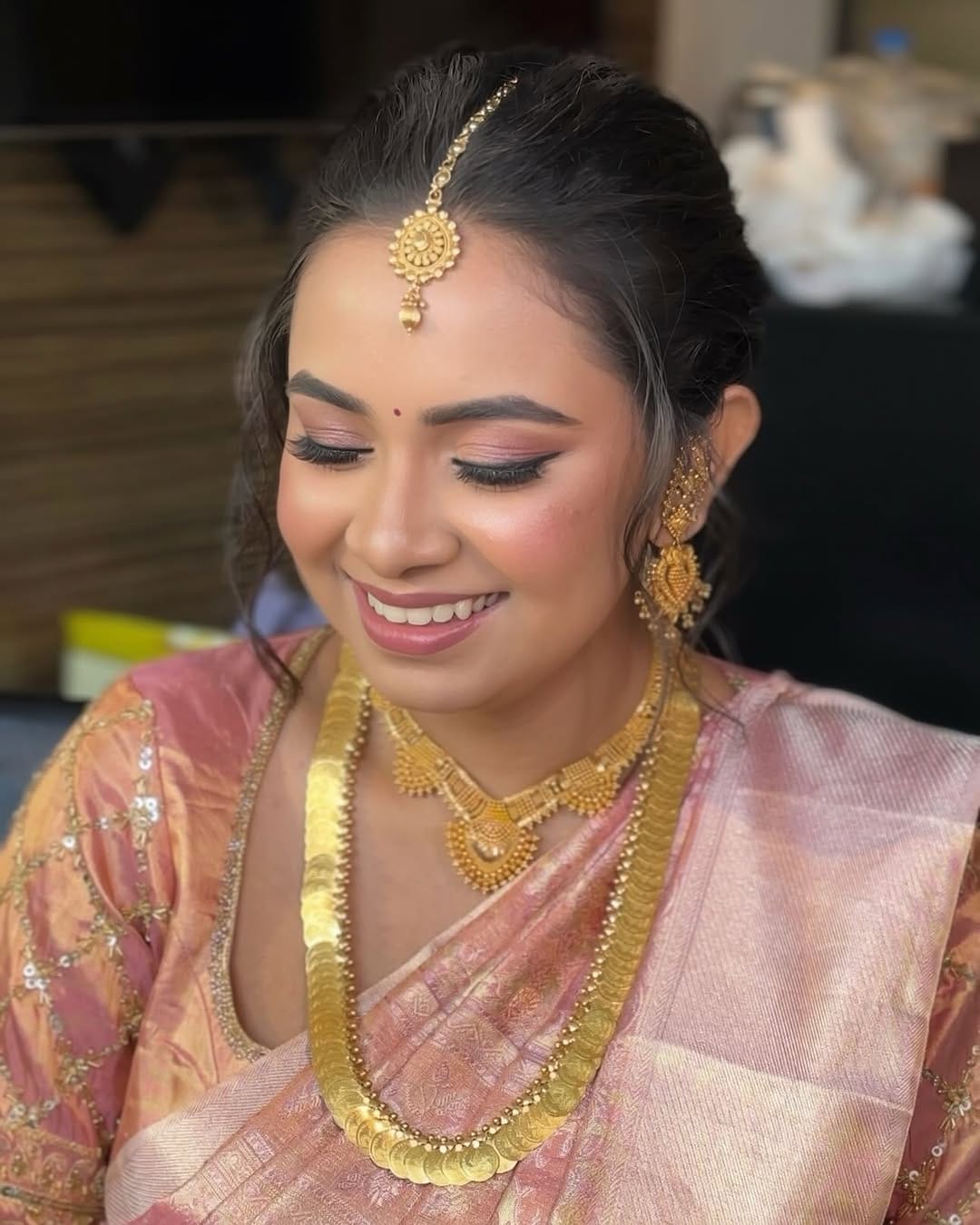 Post 3 by Swati Dedhia| MUMBAI MAKEUPARTIST on Instagram (carousel)