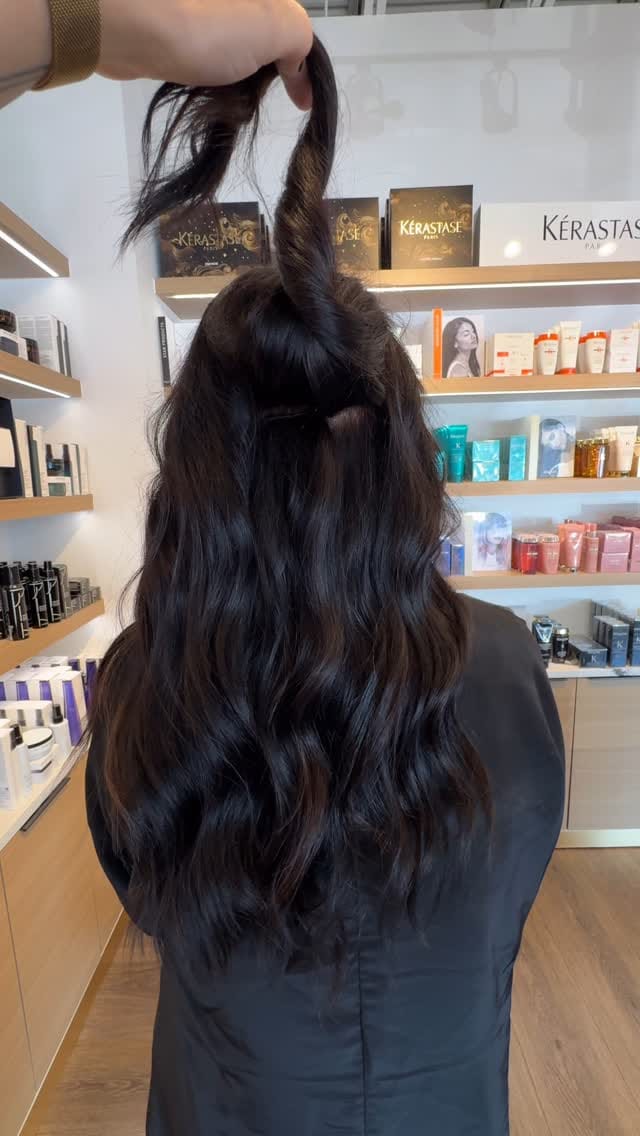 Post 8 by Nashville Color Specialist + Extension Artist on Instagram (video)