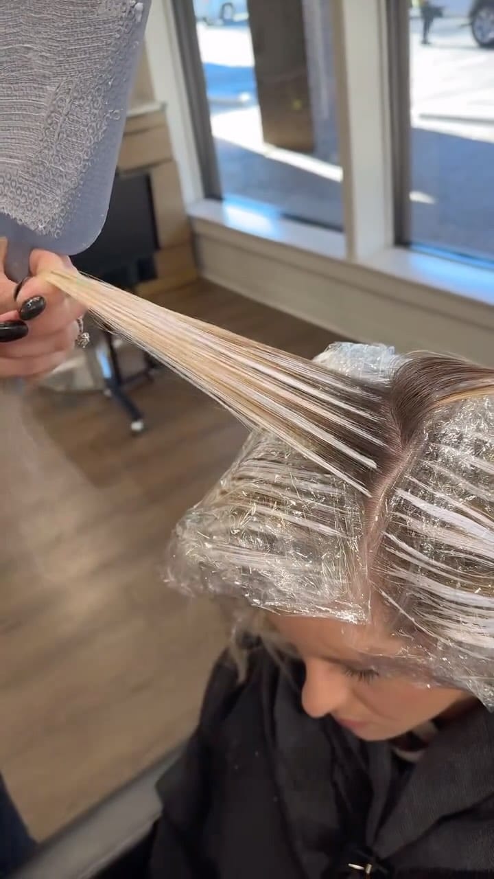 Post 9 by Nashville Color Specialist + Extension Artist on Instagram (video)