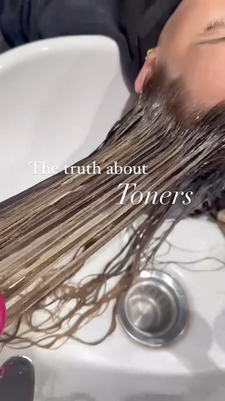 Post 10 by Nashville Color Specialist + Extension Artist on Instagram (video)