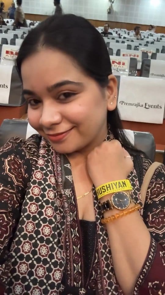Post 4 by ᔕᗰᖇITI ᔕIᑎGᕼ 🔥 on Instagram (video)