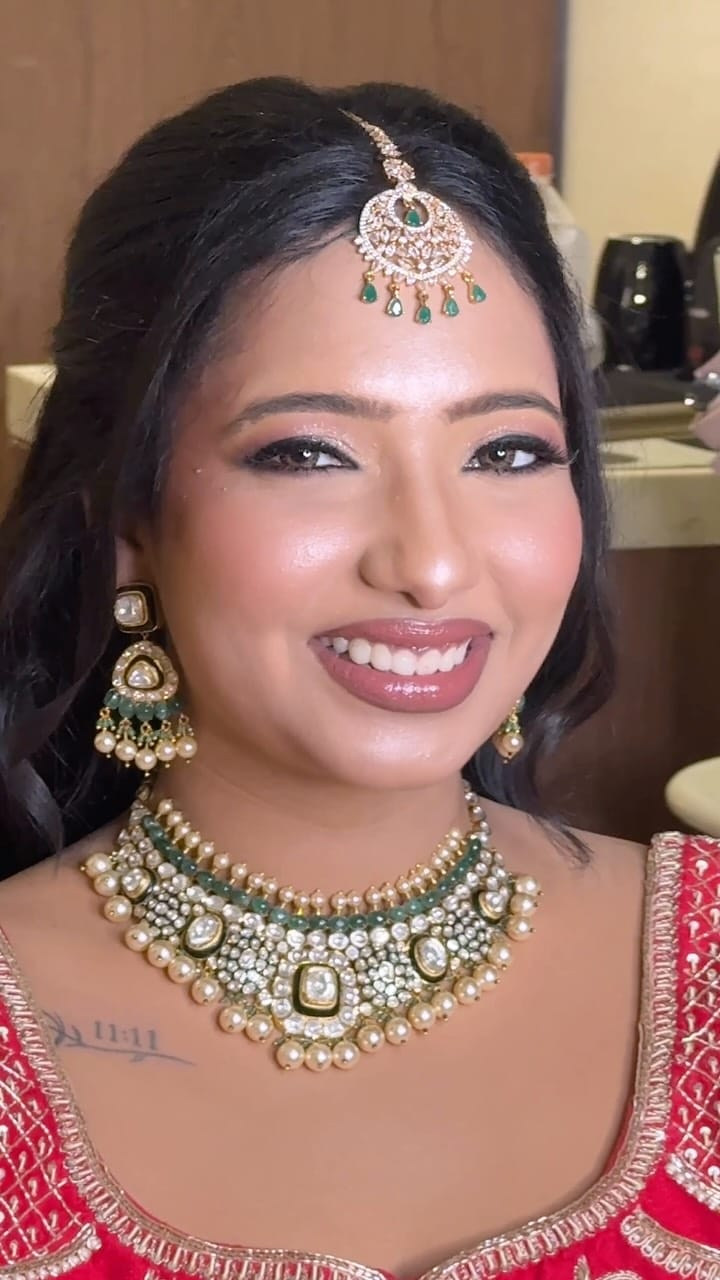 Post 1 by SHADES N SWATCHES on Instagram (video)