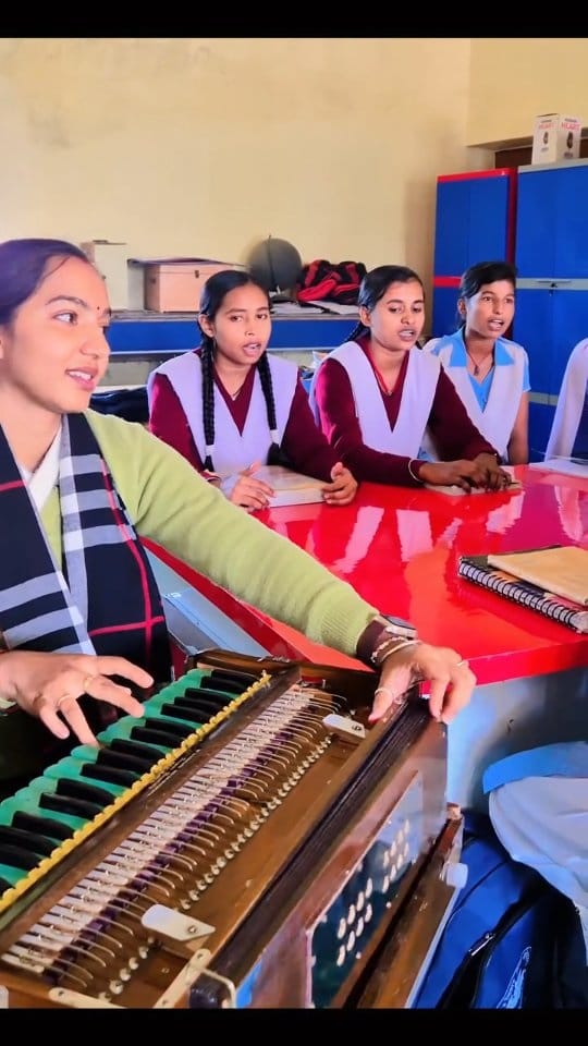 Post 10 by Neha Singh Sunder on Instagram (video)