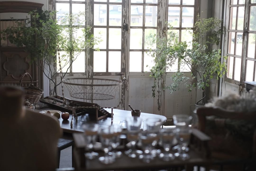 Post 4 by フランス古道具　RITA brocante on Instagram (carousel)