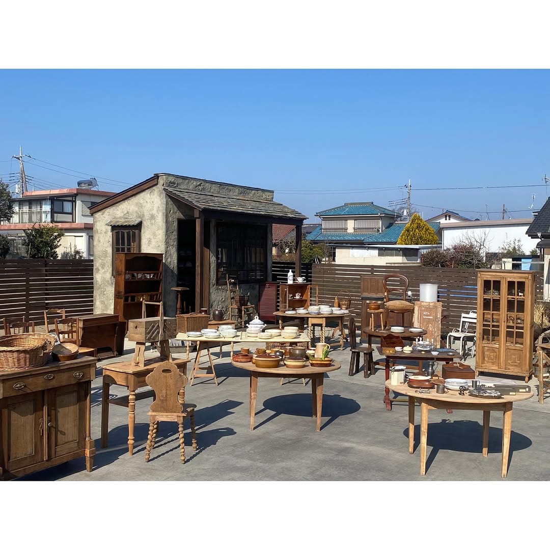 Post 9 by フランス古道具　RITA brocante on Instagram (image)
