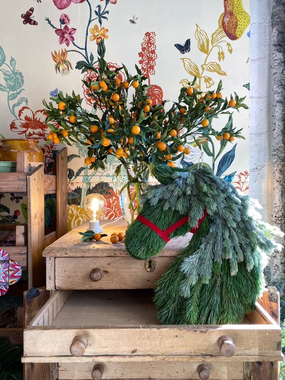Post 5 by DEAR, FOLKS & FLOWERS on Instagram (image)