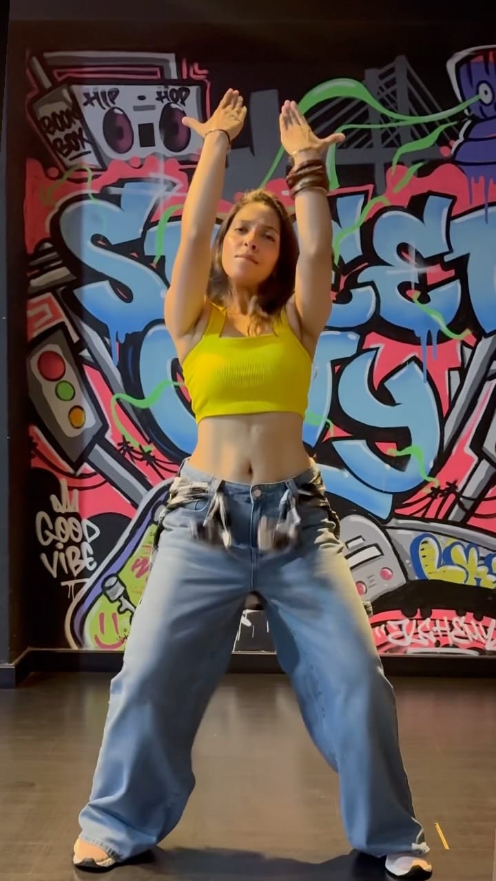 Post 1 by Pooja | Choreographer | Fitness Coach on Instagram (video)