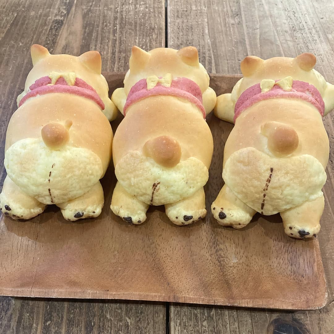 Post 2 by パンと和菓子のお店  mochiri on Instagram (image)
