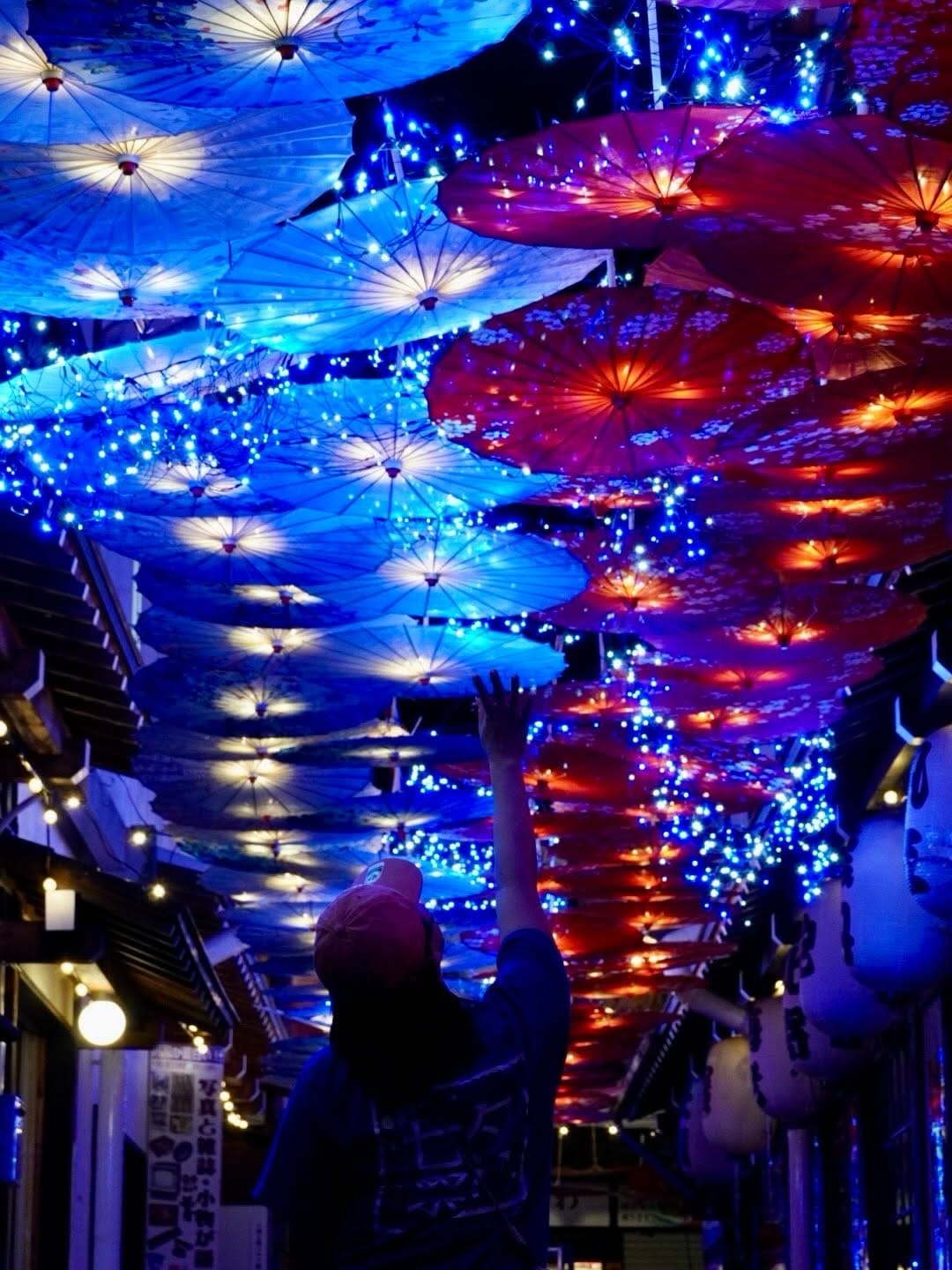 Post 1 by 【公式】小樽堺町通り商店街 on Instagram (carousel)