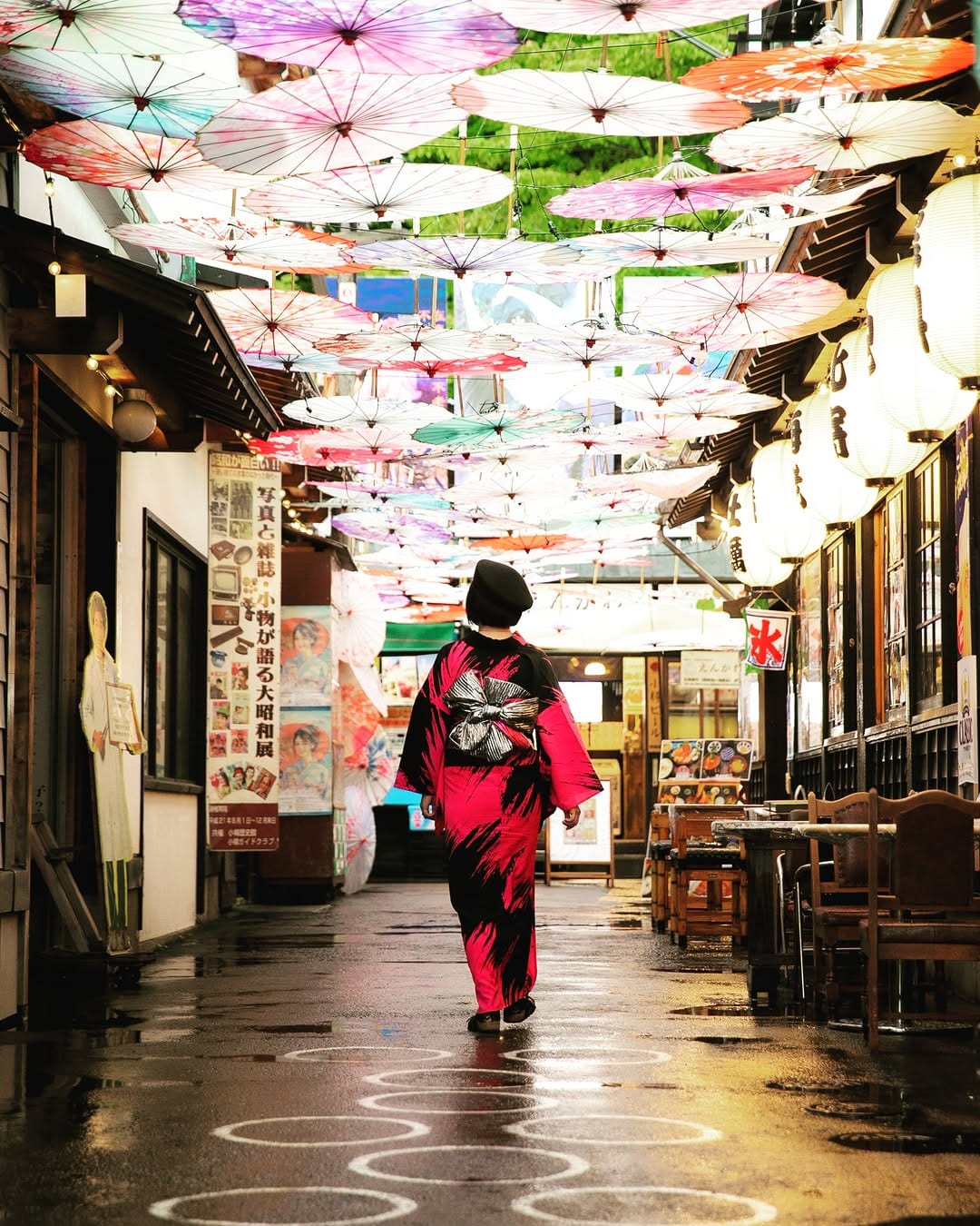 Post 8 by 【公式】小樽堺町通り商店街 on Instagram (carousel)