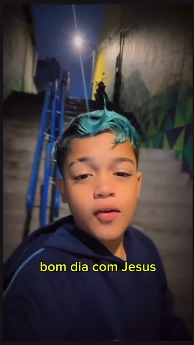 Post 8 by fefe on Instagram (video)