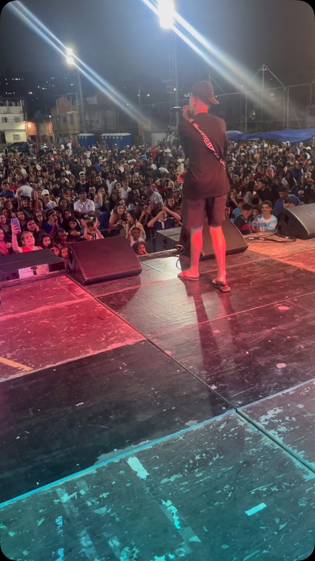 Post 5 by fefe on Instagram (video)