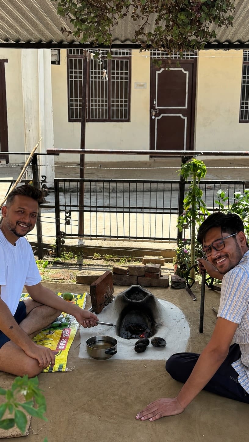 Post 6 by Soumitra Thakur on Instagram (video)