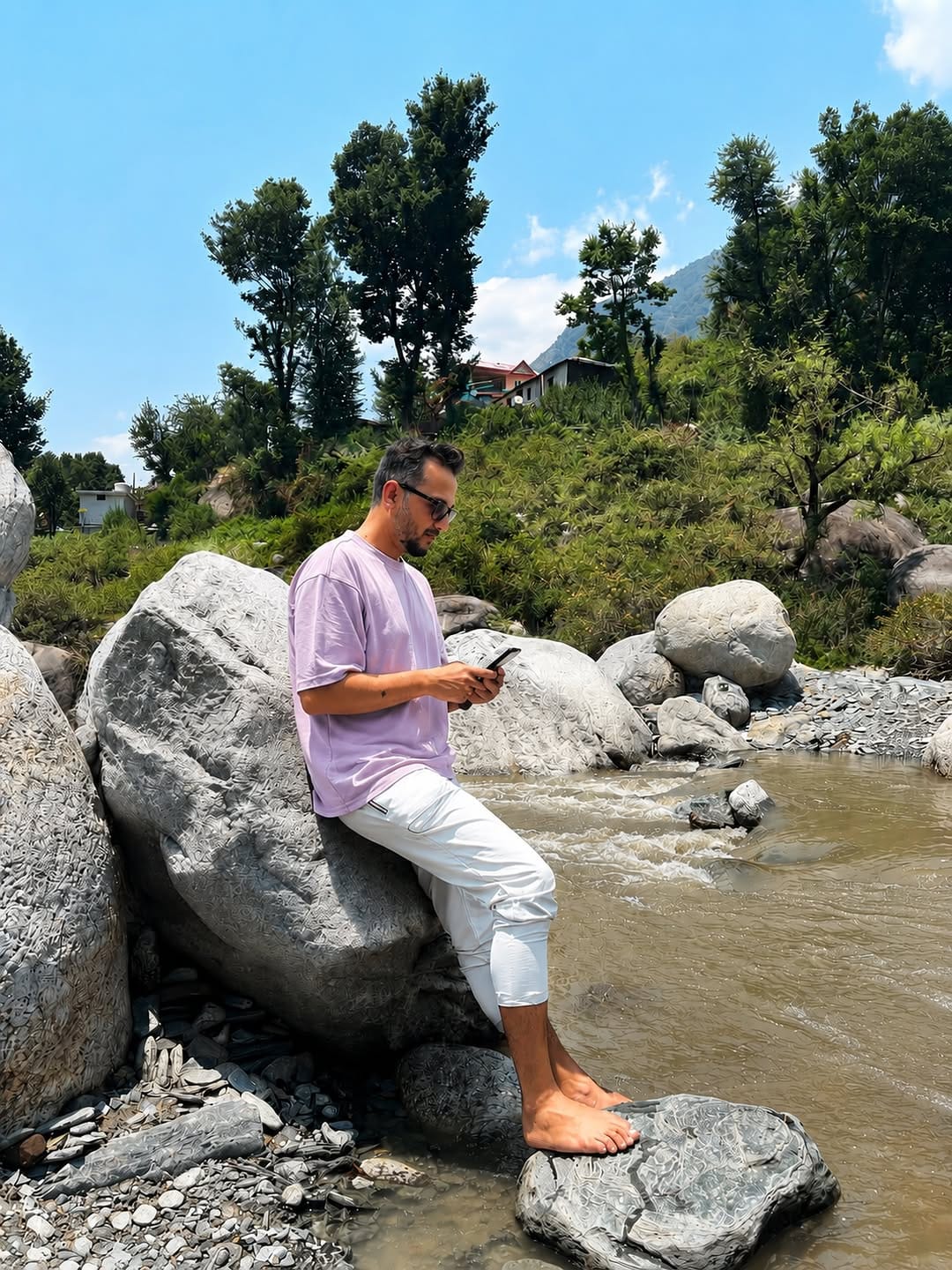 Post 5 by Soumitra Thakur on Instagram (image)