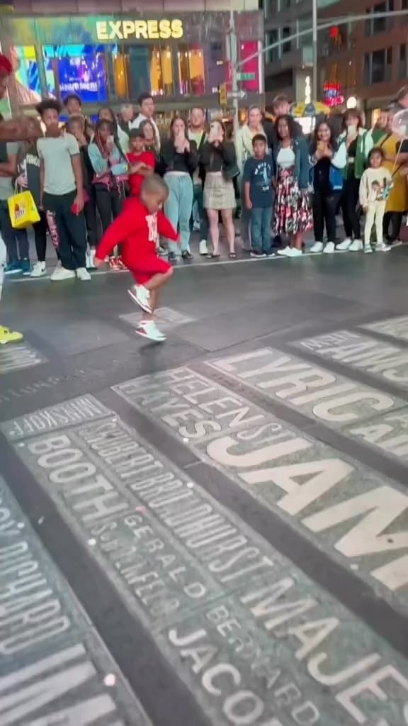 Post 1 by ⚡️𝗗𝗔𝗡𝗖𝗘 𝗩𝗜𝗗𝗘𝗢𝗦⚡|80𝗸? on Instagram (video)