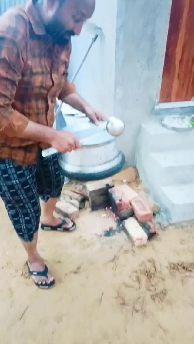 Post 8 by Aslam Gouri on Instagram (video)