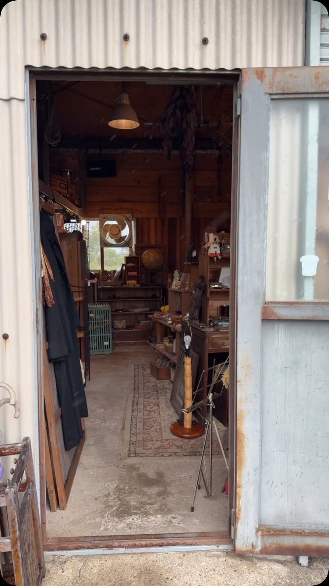 Post 1 by Antique Koga(アンティーク古賀) on Instagram (video)