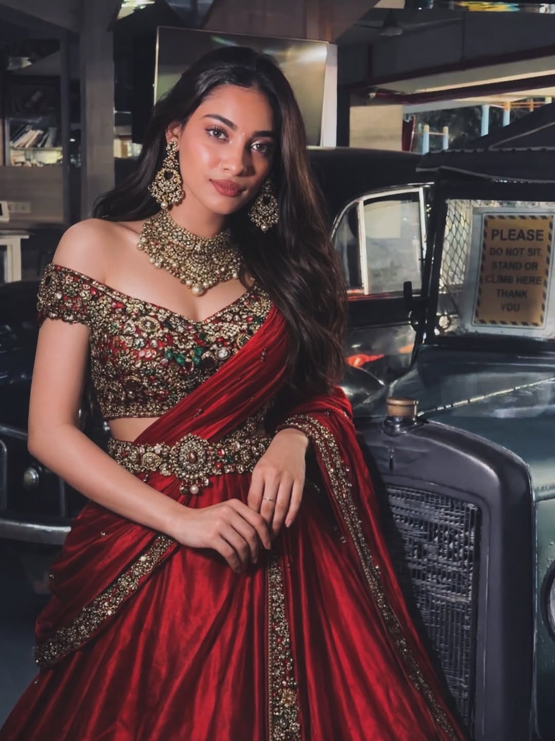 Post 4 by 𝑹𝒂𝒗𝒆𝒆𝒓𝒂 𝑱𝒂𝒋𝒐𝒅𝒊𝒂 🥀 on Instagram (image)