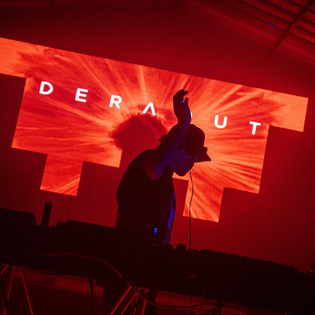 Post 4 by Deraout on Instagram (carousel)