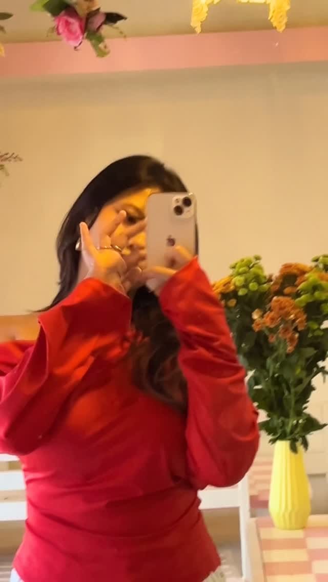 Post 6 by Yuileichan Mahongnao on Instagram (video)