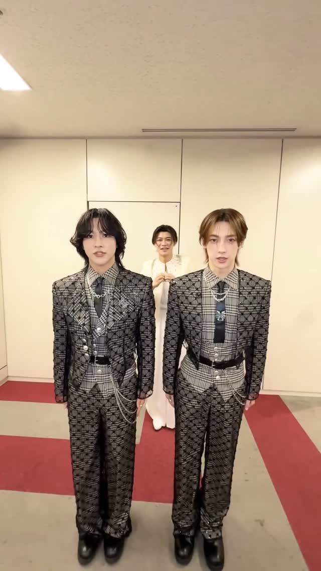 Post 7 by 新浜レオン on Instagram (video)