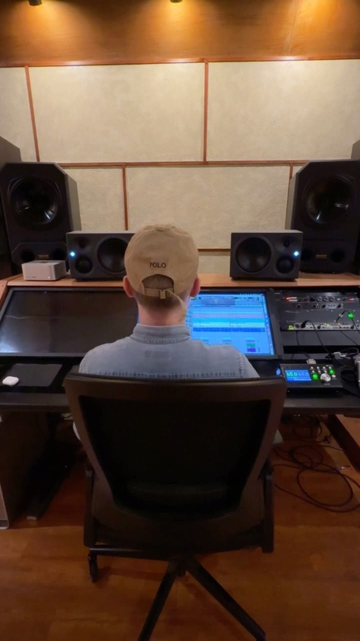 Post 9 by Mikaelin ‘Blue’ BlueSpruce on Instagram (video)