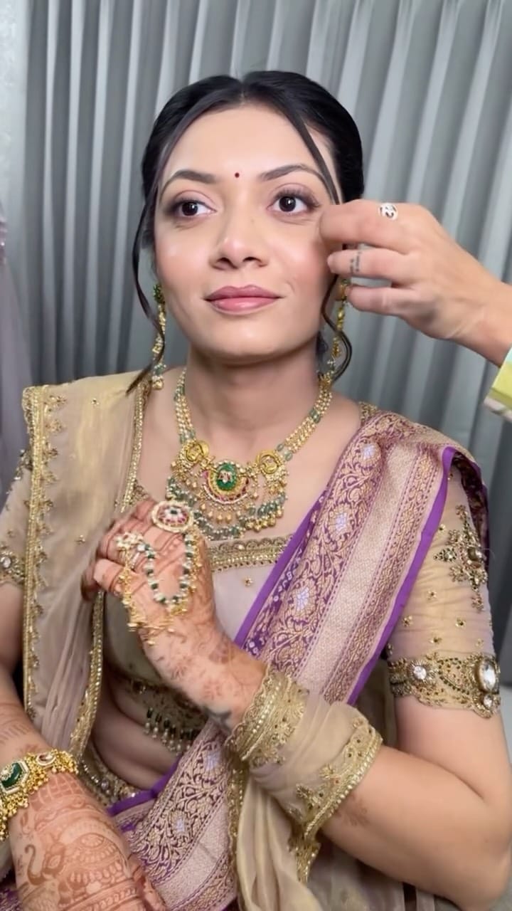 Post 10 by Nidhi_ italiya on Instagram (video)