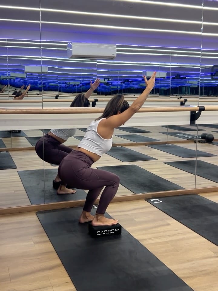 Post 5 by Estefi Silva | dancer & coach on Instagram (carousel)