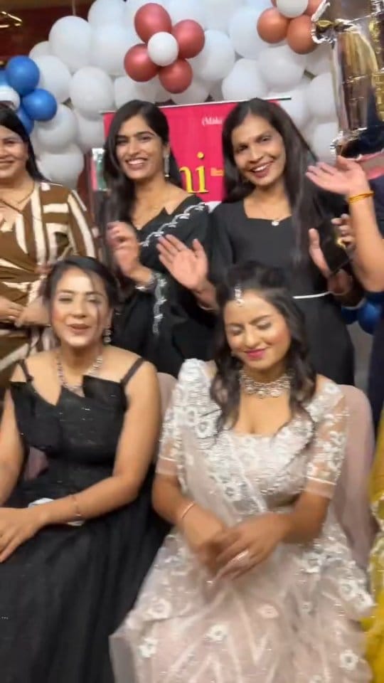 Post 7 by Uma’s Zini Beauty Academy on Instagram (video)