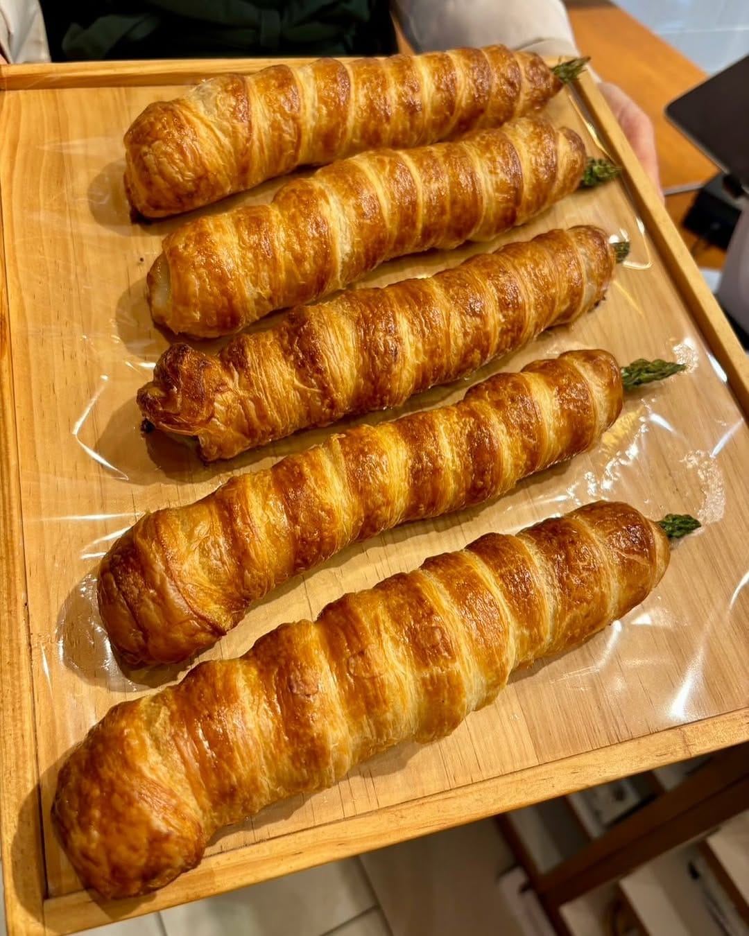 Post 5 by ジョリークロワッサン on Instagram (carousel)