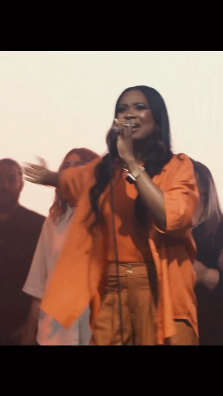 Post 9 by M A U R A 🎤🎹 on Instagram (video)