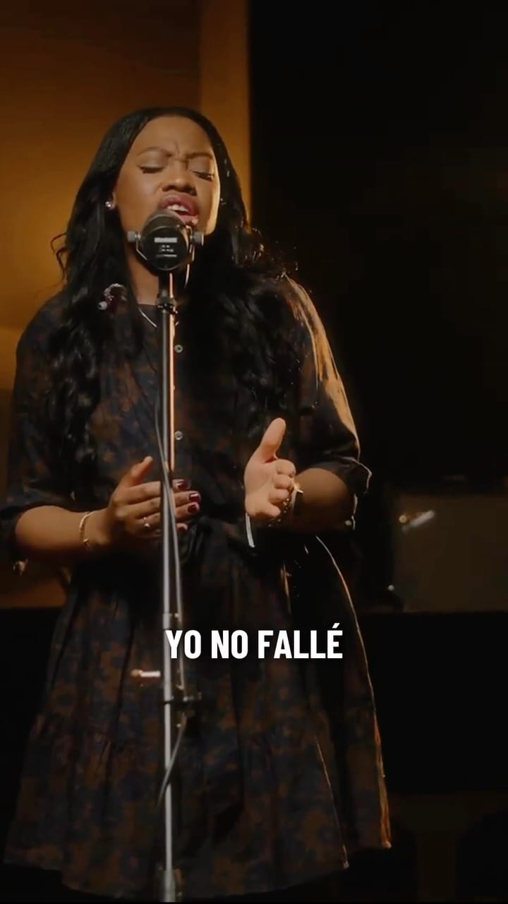 Post 1 by M A U R A 🎤🎹 on Instagram (video)