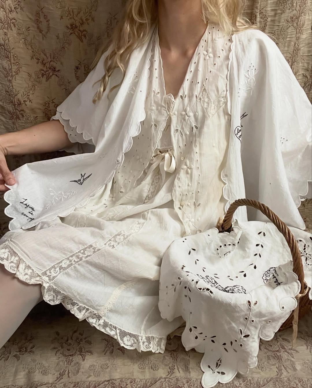 Post 5 by Anutrof    french antique & vintage.. on Instagram (carousel)