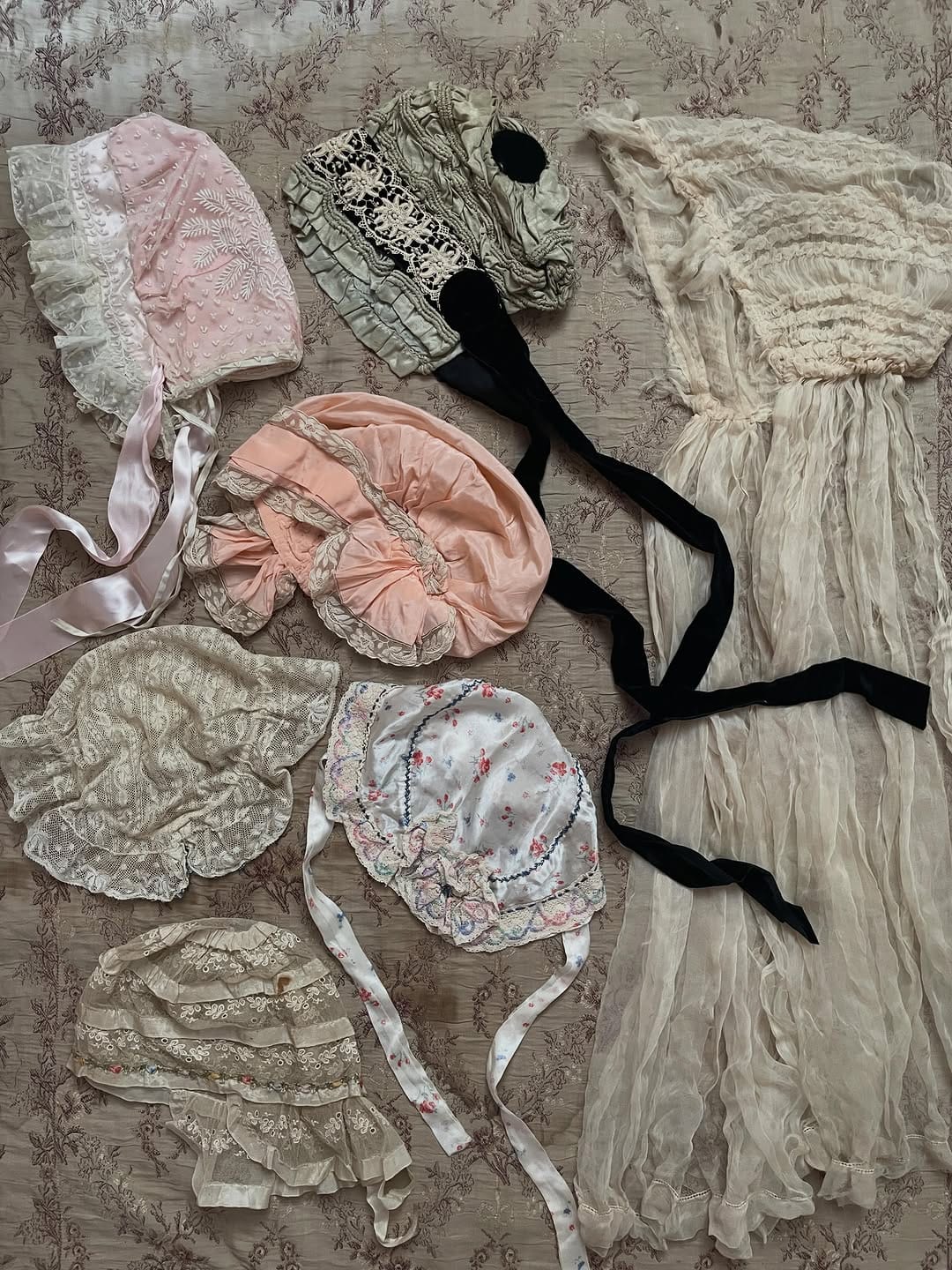 Post 3 by Anutrof    french antique & vintage.. on Instagram (carousel)
