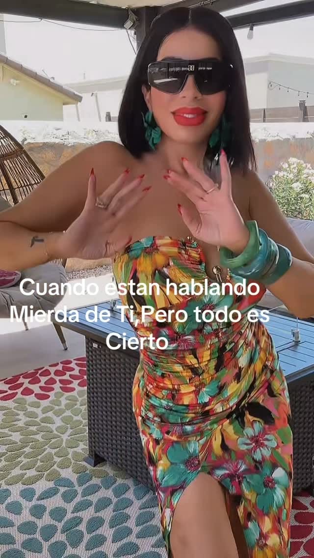 Post 2 by Darinkasnails on Instagram (video)