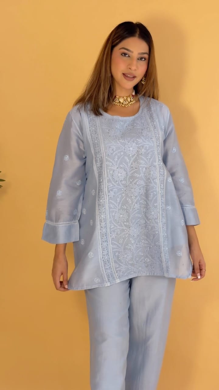Post 3 by Alekhya Chikankari By Suhani on Instagram (video)