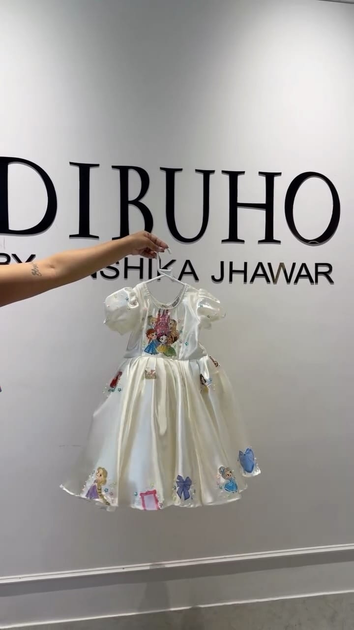 Post 8 by DIBUHO on Instagram (video)