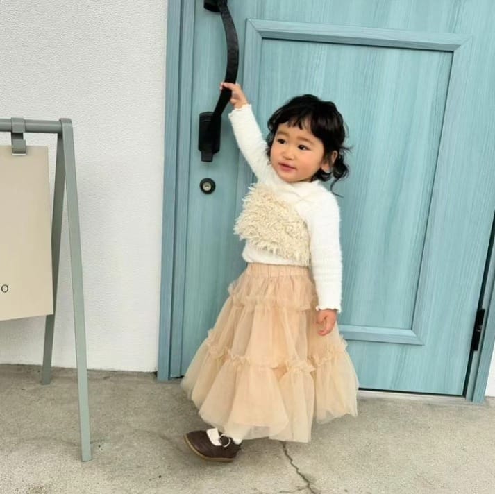 Post 9 by までぃくろ　海外韓国子供服＊baby.kids on Instagram (carousel)
